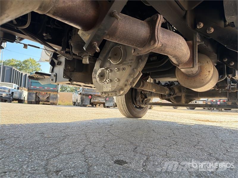 Chevrolet Silverado 5500HD 4x4 Crew Cab Utility Truck Prekucniki
