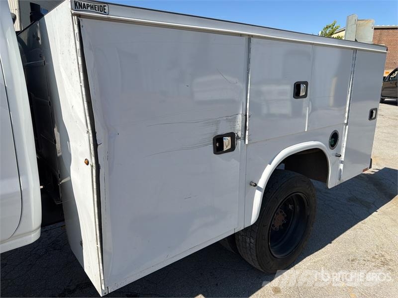 Chevrolet Silverado 5500HD 4x4 Crew Cab Utility Truck Prekucniki