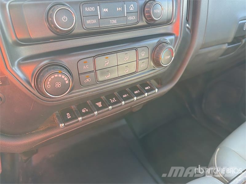 Chevrolet Silverado 5500HD 4x4 Crew Cab Utility Truck Prekucniki