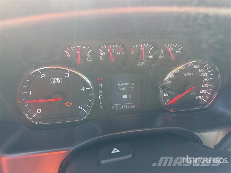 Chevrolet Silverado 5500HD 4x4 Crew Cab Utility Truck Prekucniki