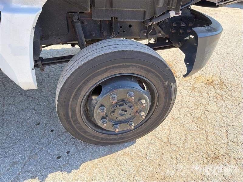 Chevrolet Silverado 5500HD 4x4 Crew Cab Utility Truck Prekucniki