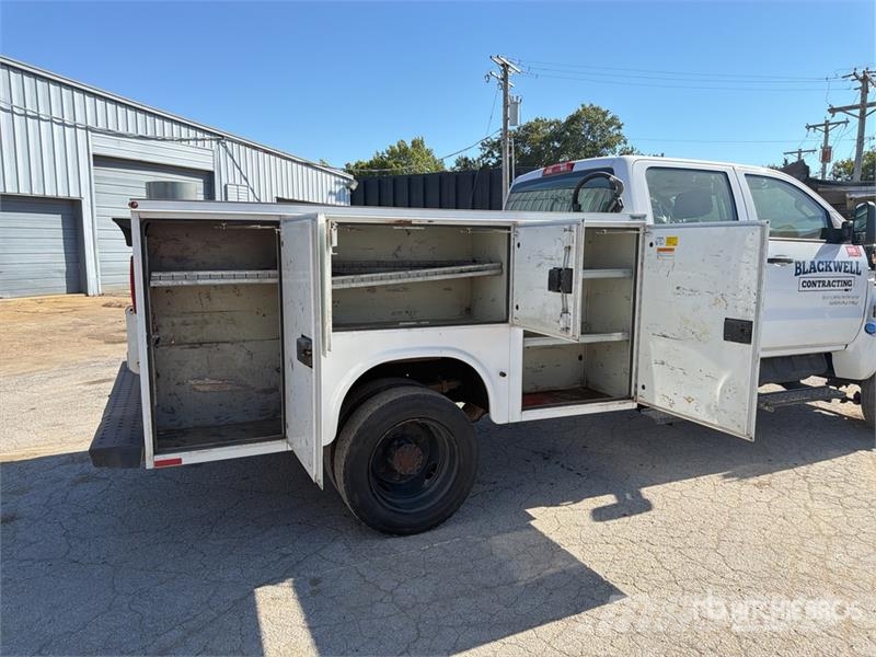 Chevrolet Silverado 5500HD 4x4 Crew Cab Utility Truck Prekucniki