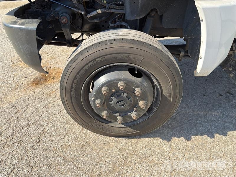 Chevrolet Silverado 5500HD 4x4 Crew Cab Utility Truck Prekucniki