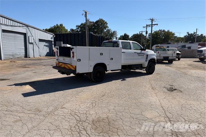 Chevrolet Silverado 5500HD 4x4 Crew Cab Utility Truck Prekucniki
