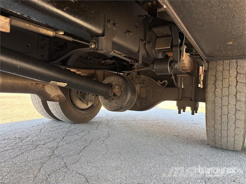 Chevrolet Silverado 5500HD 4x4 Crew Cab Utility Truck Prekucniki
