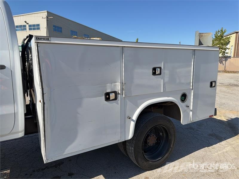 Chevrolet Silverado 5500HD 4x4 Crew Cab Utility Truck Prekucniki