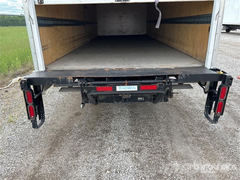 Chevrolet Silverado 6500 4x2 Van Truck شاحنات ذات هيكل صندوقي