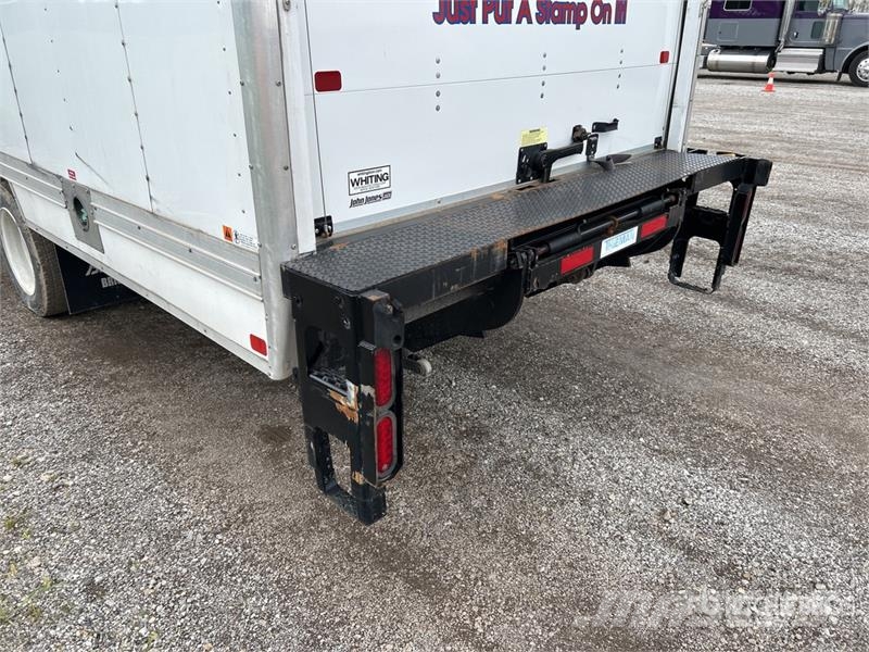 Chevrolet Silverado 6500 4x2 Van Truck شاحنات ذات هيكل صندوقي