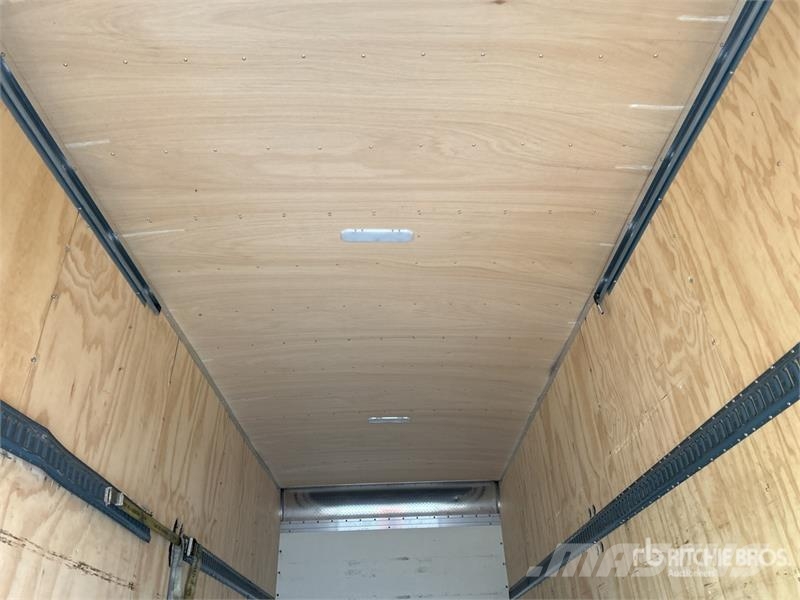 Chevrolet Silverado 6500 4x2 Van Truck شاحنات ذات هيكل صندوقي
