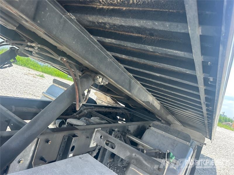 Chevrolet Silverado 6500HD 4x2 Rollback Truck Hinausautot