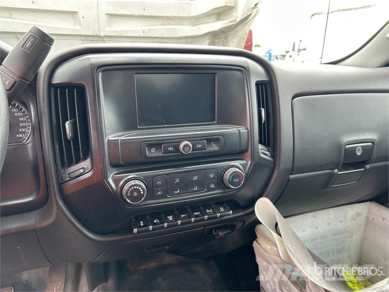 Chevrolet Silverado 6500 4x2 Van Truck شاحنات ذات هيكل صندوقي