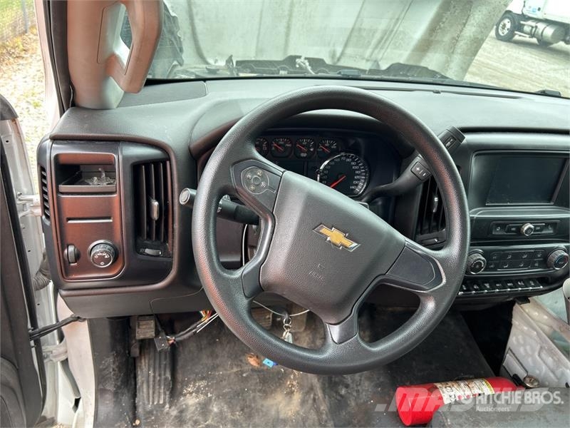 Chevrolet Silverado 6500 4x2 Van Truck شاحنات ذات هيكل صندوقي