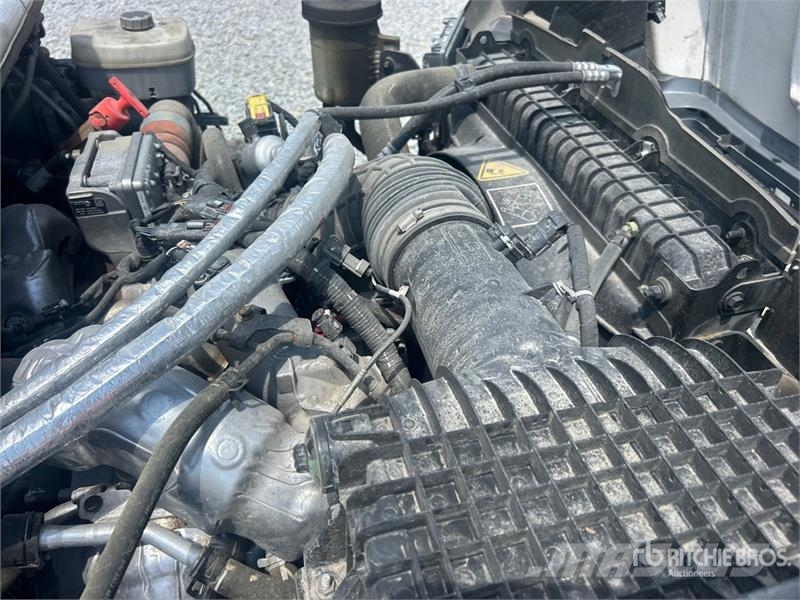 Chevrolet Silverado 6500HD 4x2 Rollback Truck Hinausautot
