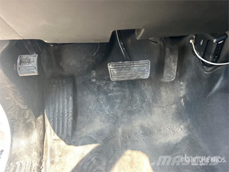Chevrolet Silverado 6500HD 4x2 Rollback Truck Hinausautot