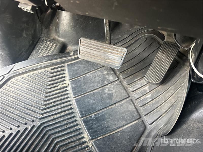 Chevrolet Silverado 6500HD 4x2 Rollback Truck Hinausautot