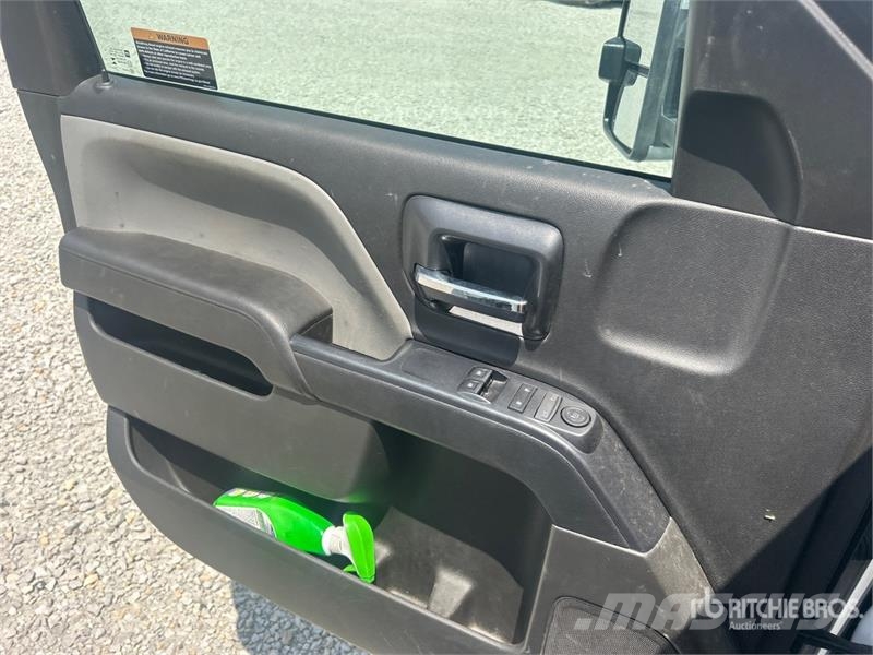 Chevrolet Silverado 6500HD 4x2 Rollback Truck Hinausautot