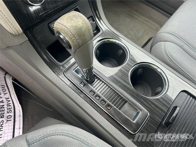 Chevrolet Traverse LT AWD Automobile Henkilöautot