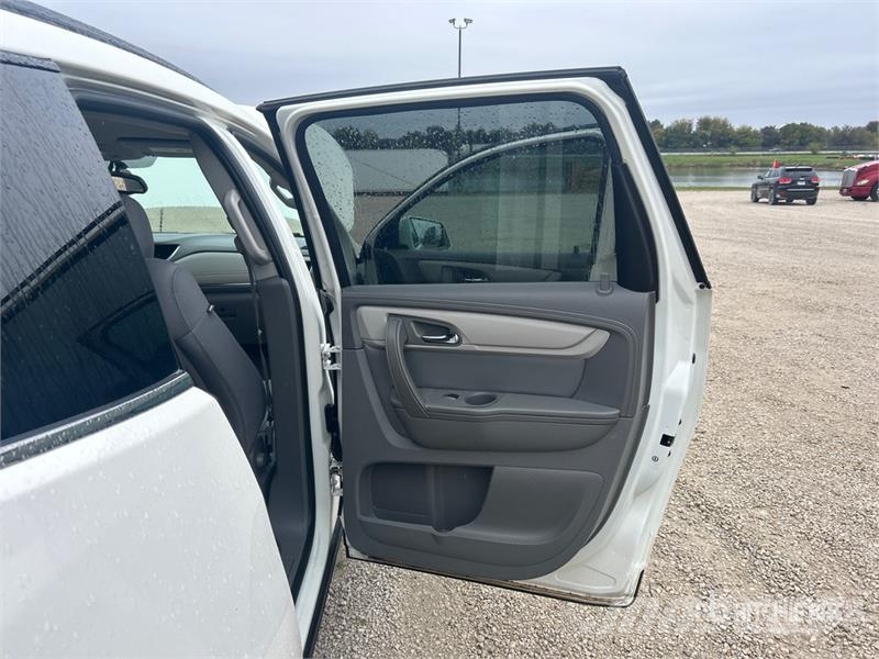 Chevrolet Traverse LT AWD Automobile Henkilöautot