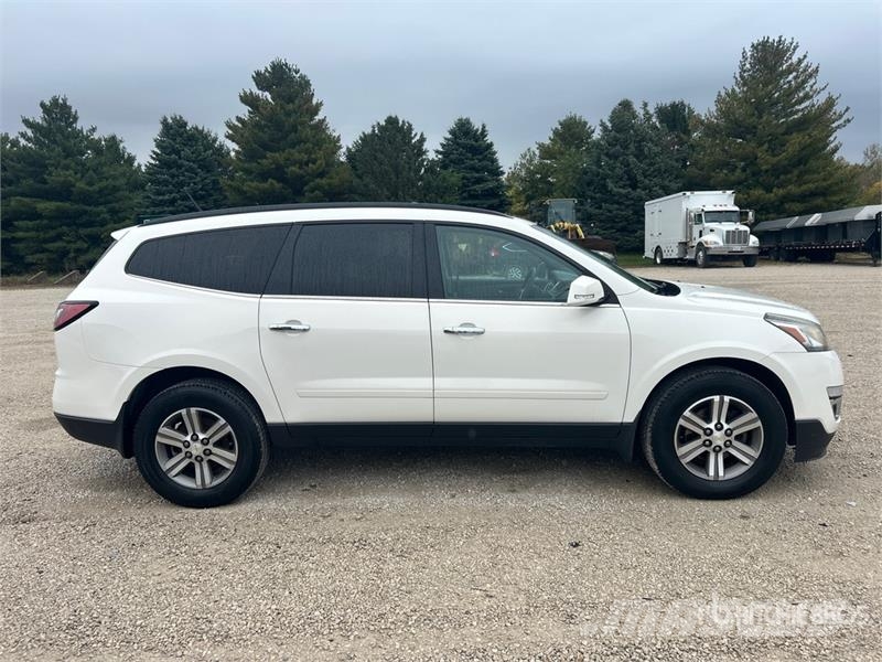 Chevrolet Traverse LT AWD Automobile Henkilöautot