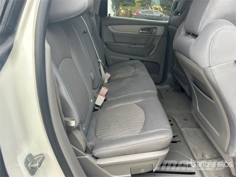 Chevrolet Traverse LT AWD Automobile Henkilöautot