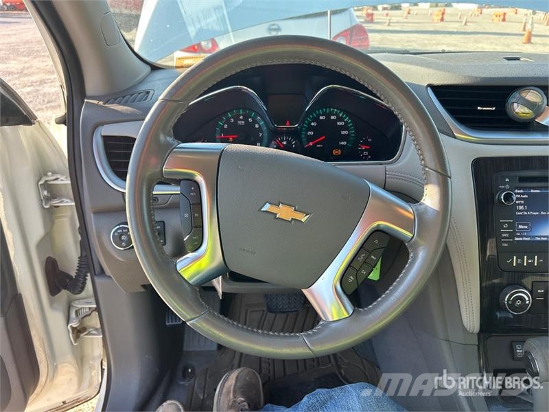 Chevrolet Traverse LT AWD Automobile Personbilar