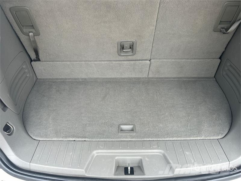 Chevrolet Traverse LT AWD Automobile Henkilöautot