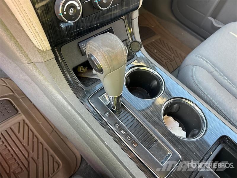 Chevrolet Traverse LT AWD Automobile Personbilar