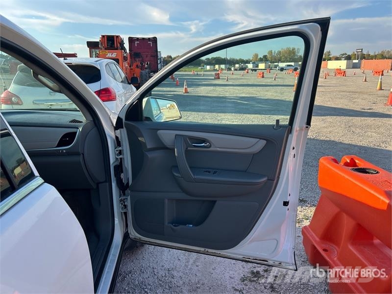 Chevrolet Traverse LT AWD Automobile Personbilar