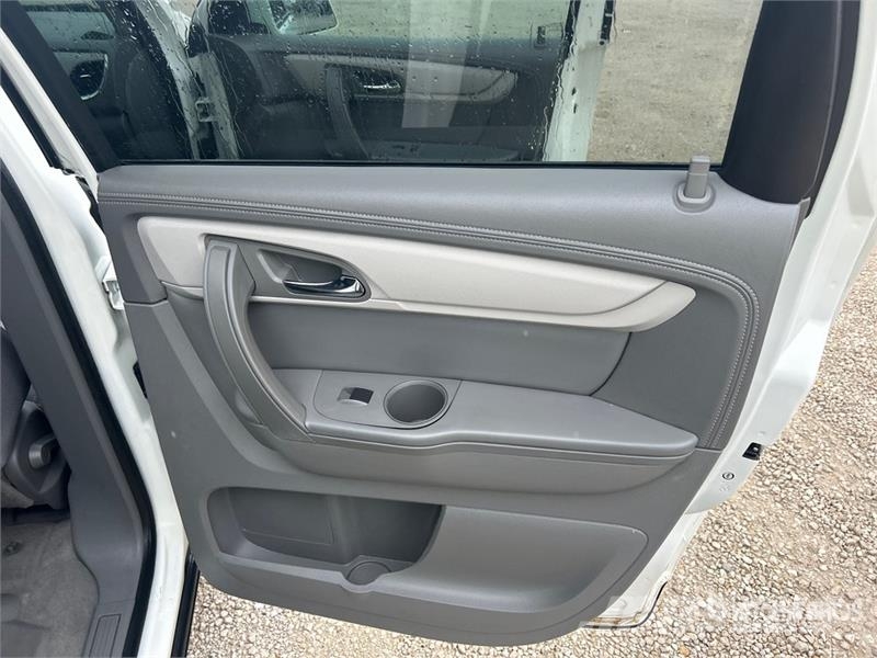 Chevrolet Traverse LT AWD Automobile Henkilöautot