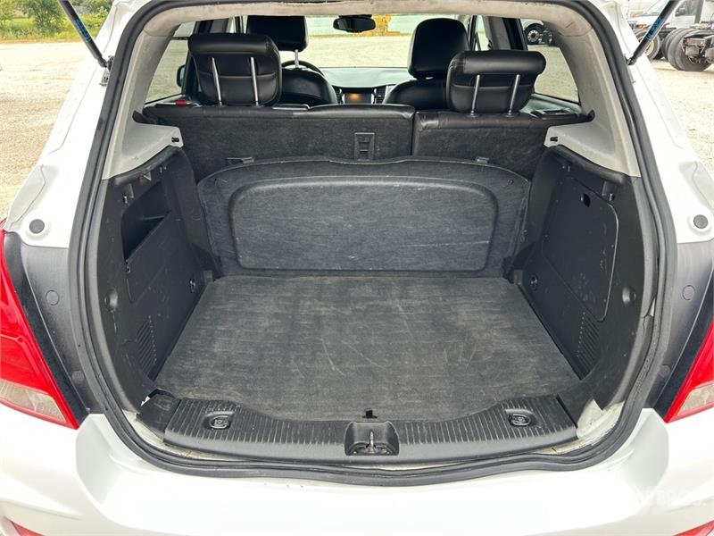 Chevrolet Trax 2WD SUV Carros