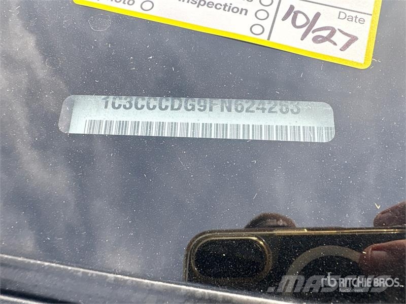 Chrysler 200 سيارات