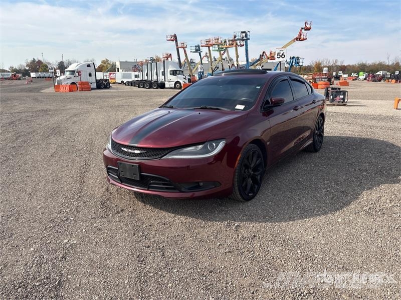 Chrysler 200 سيارات