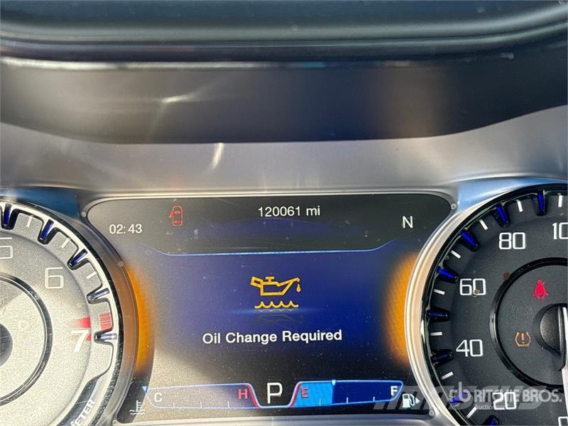 Chrysler 200 سيارات