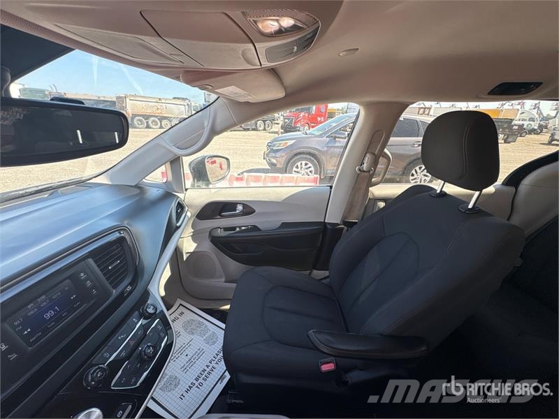 Chrysler Pacifica Minivan Sõiduautod