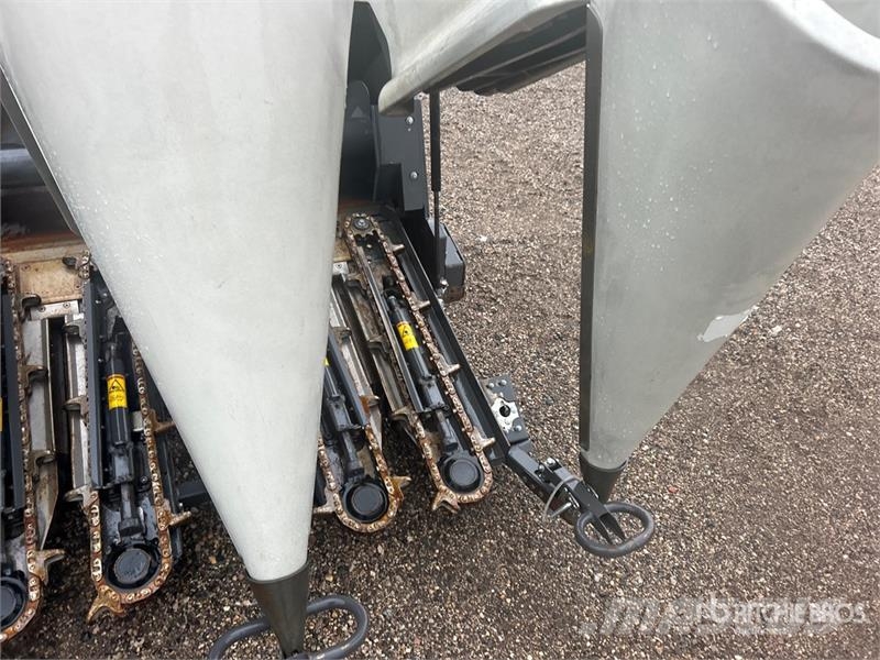 CLAAS 12-30C 12 Row 30 ft Corn Combine Header Skjærebord til skurtresker