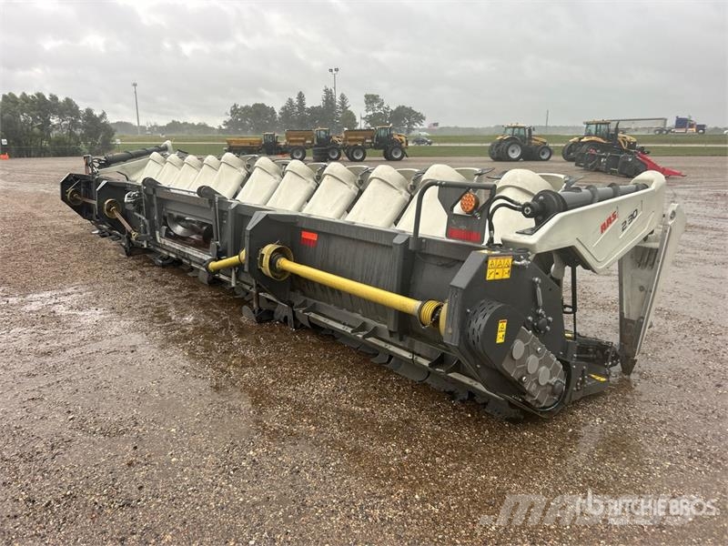 CLAAS 12-30C 12 Row 30 ft Corn Combine Header Skjærebord til skurtresker