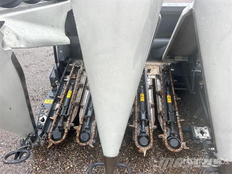 CLAAS 12-30C 12 Row 30 ft Corn Combine Header Skjærebord til skurtresker