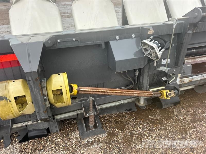 CLAAS 12-30C 12 Row 30 ft Corn Combine Header Skjærebord til skurtresker