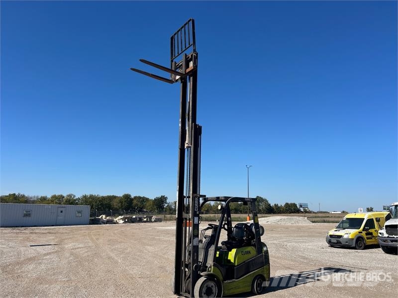Clark C25CL 4500 lb Cushion Tire Forklift Autres Chariots élévateurs