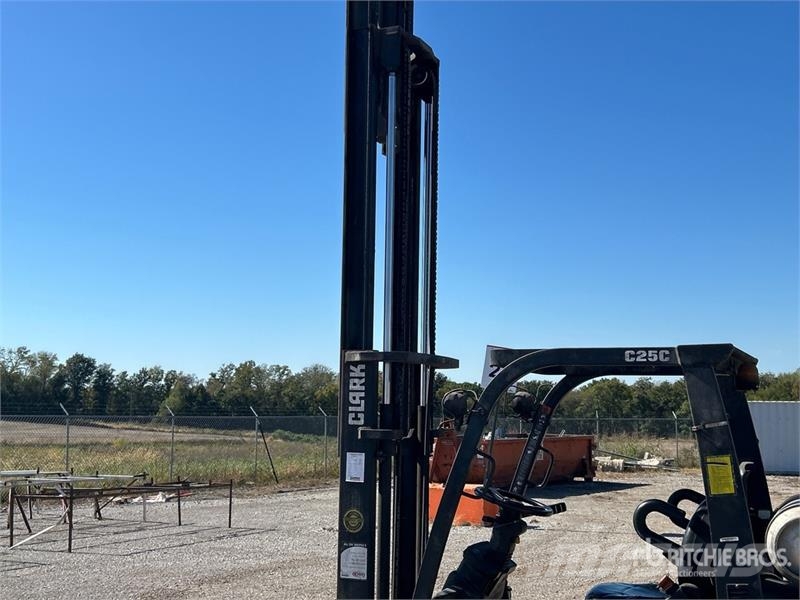 Clark C25CL 4500 lb Cushion Tire Forklift Autres Chariots élévateurs