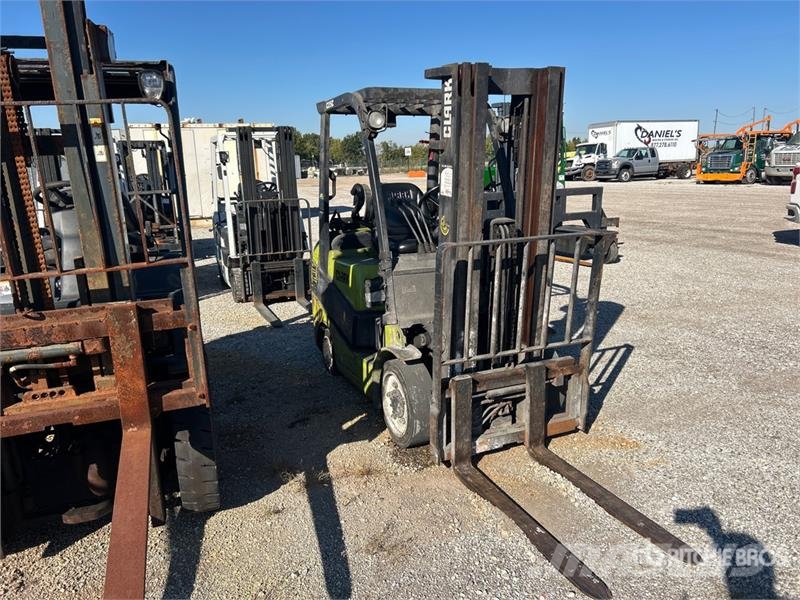 Clark C25CL 4500 lb Cushion Tire Forklift Autres Chariots élévateurs