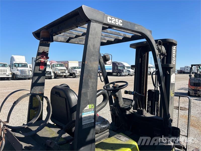 Clark C25CL 4500 lb Cushion Tire Forklift Autres Chariots élévateurs