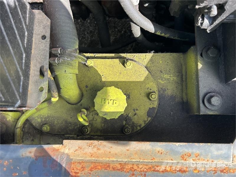 Clark CMP70 15500 lb Pneumatic Tire Forklift (Inoperable Iné