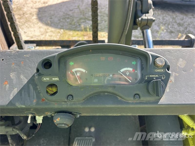 Clark CMP70 15500 lb Pneumatic Tire Forklift (Inoperable Iné