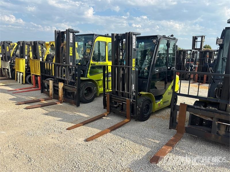 Clark S25D 4750 lb Pneumatic Tire Forklift Targoncák-Egyéb
