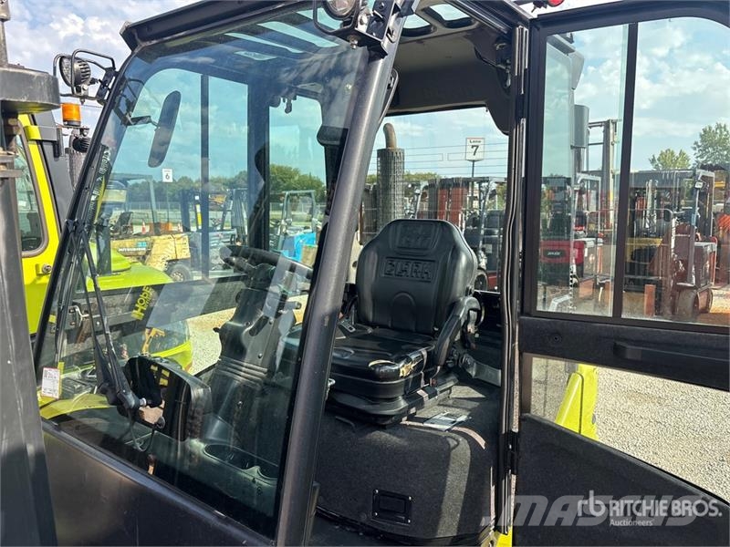 Clark S25D 4750 lb Pneumatic Tire Forklift Targoncák-Egyéb