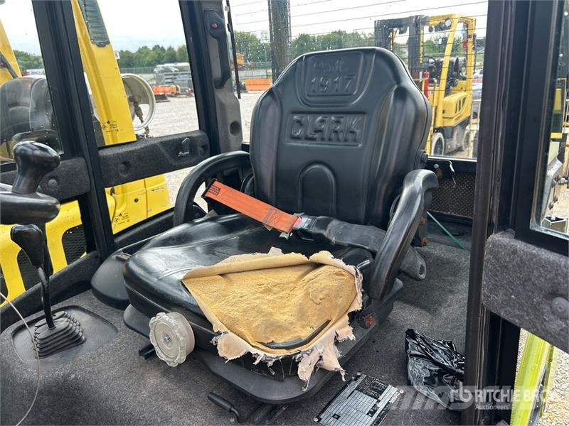 Clark S25D 5000 lb Pneumatic Tire Forklift Gaffeltrucker - Annet