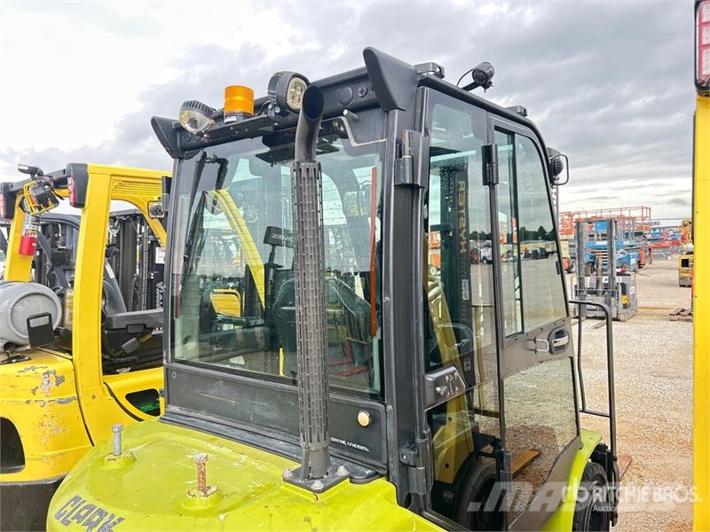 Clark S25D 5000 lb Pneumatic Tire Forklift Gaffeltrucker - Annet
