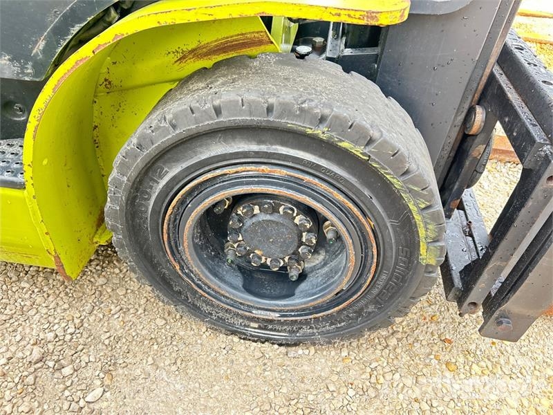 Clark S25D 5000 lb Pneumatic Tire Forklift Gaffeltrucker - Annet