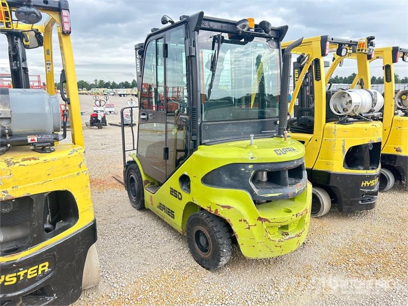 Clark S25D 5000 lb Pneumatic Tire Forklift Gaffeltrucker - Annet